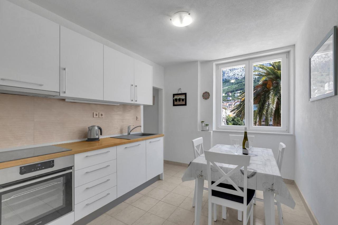 Apartment Riva Makarska Bagian luar foto
