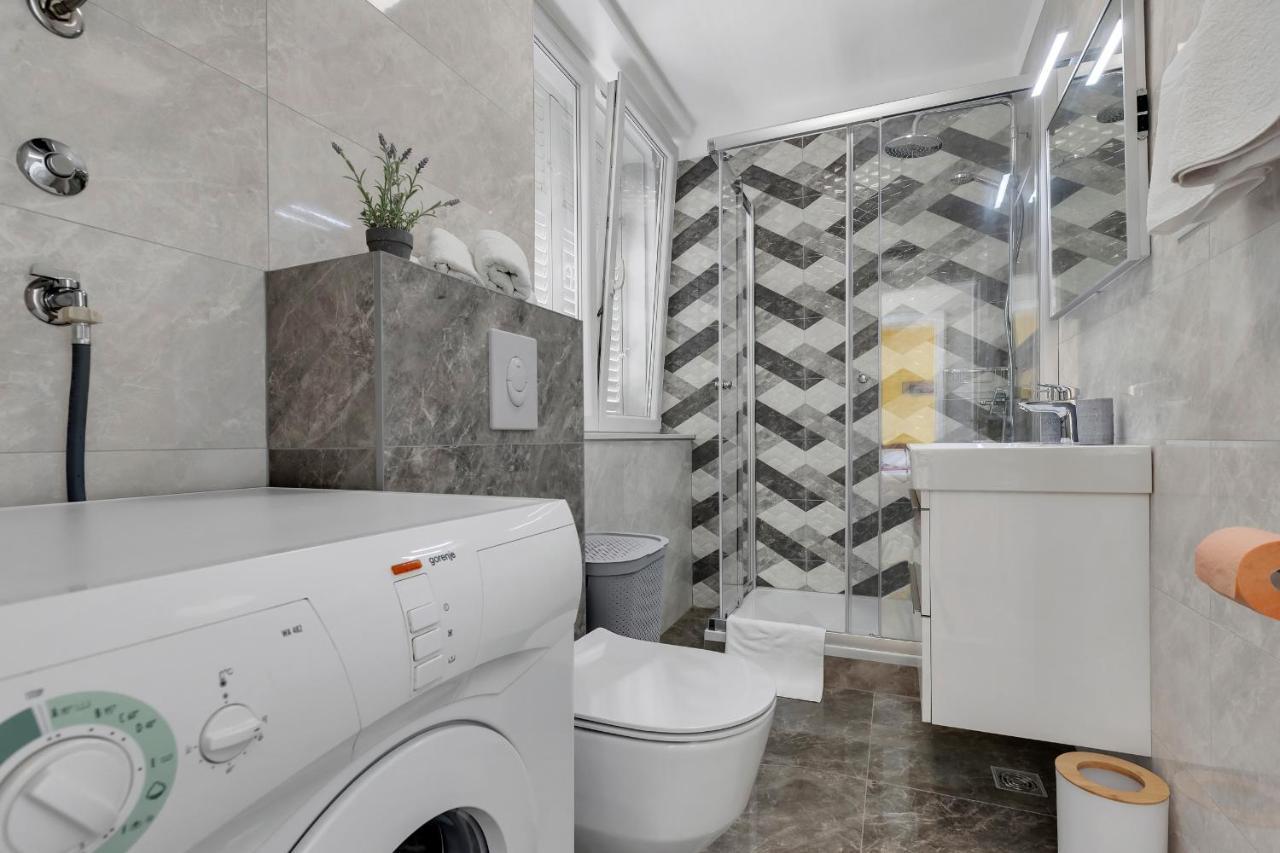 Apartment Riva Makarska Bagian luar foto