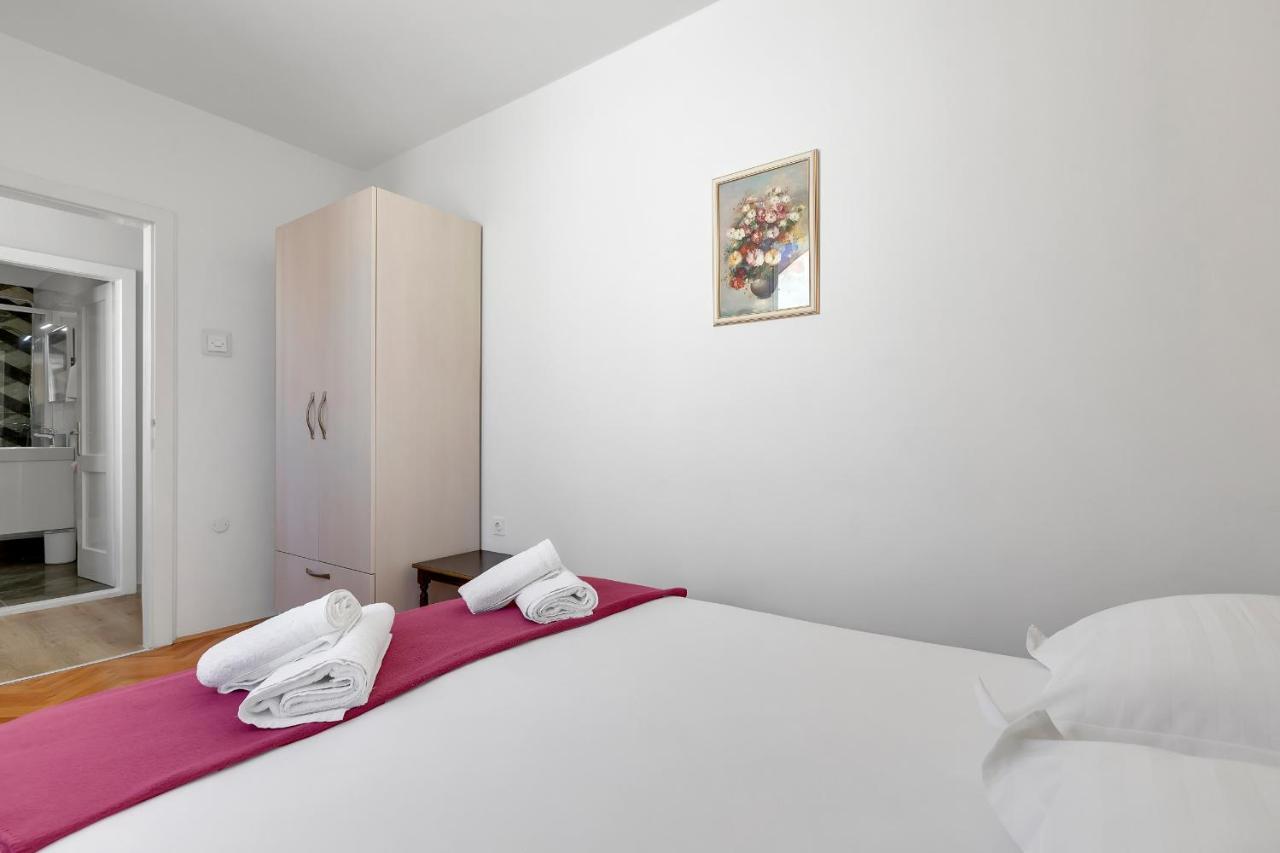 Apartment Riva Makarska Bagian luar foto