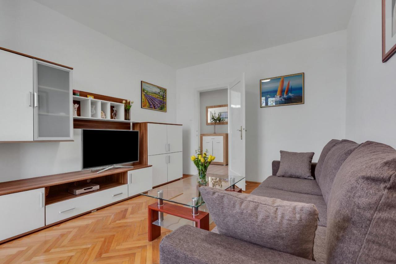 Apartment Riva Makarska Bagian luar foto