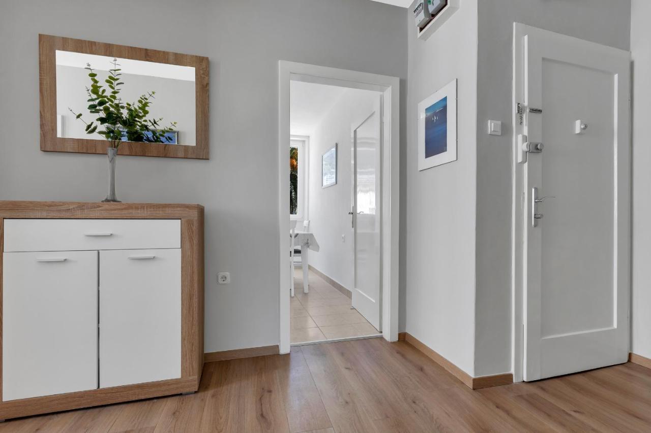 Apartment Riva Makarska Bagian luar foto