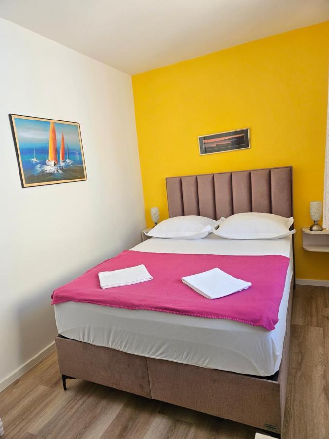 Apartment Riva Makarska Bagian luar foto