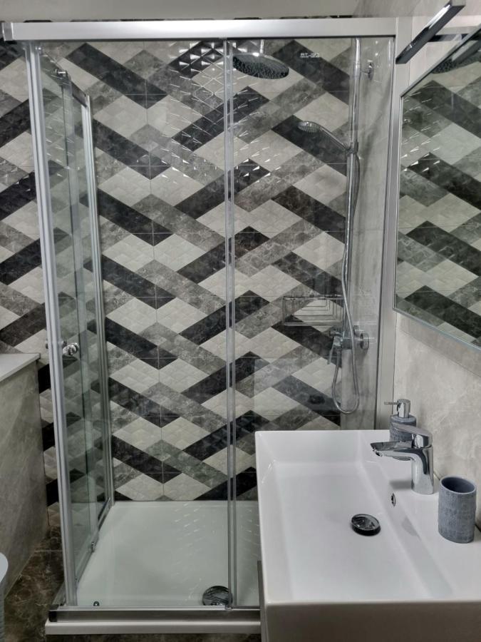 Apartment Riva Makarska Bagian luar foto